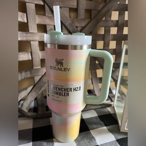 (NWT) Stanley 40 oz. Quencher H2.0 FlowState Tumbler in Warm Serene Brushstrokes